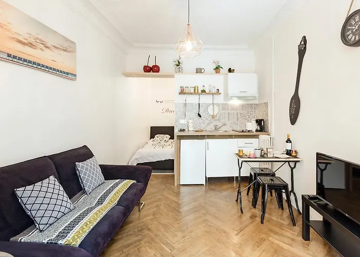 Amazing 1 Bedroom Loft In Nice City Centre Seafront