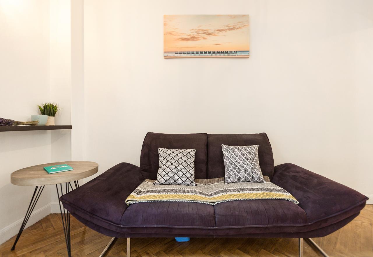 Amazing 1 Bedroom Loft In Centre Seafront *